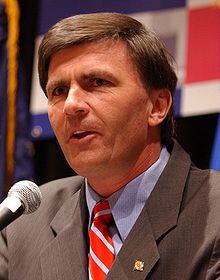 220px-Robert_ehrlich_speaking_at_healthierUS_summit_cropped